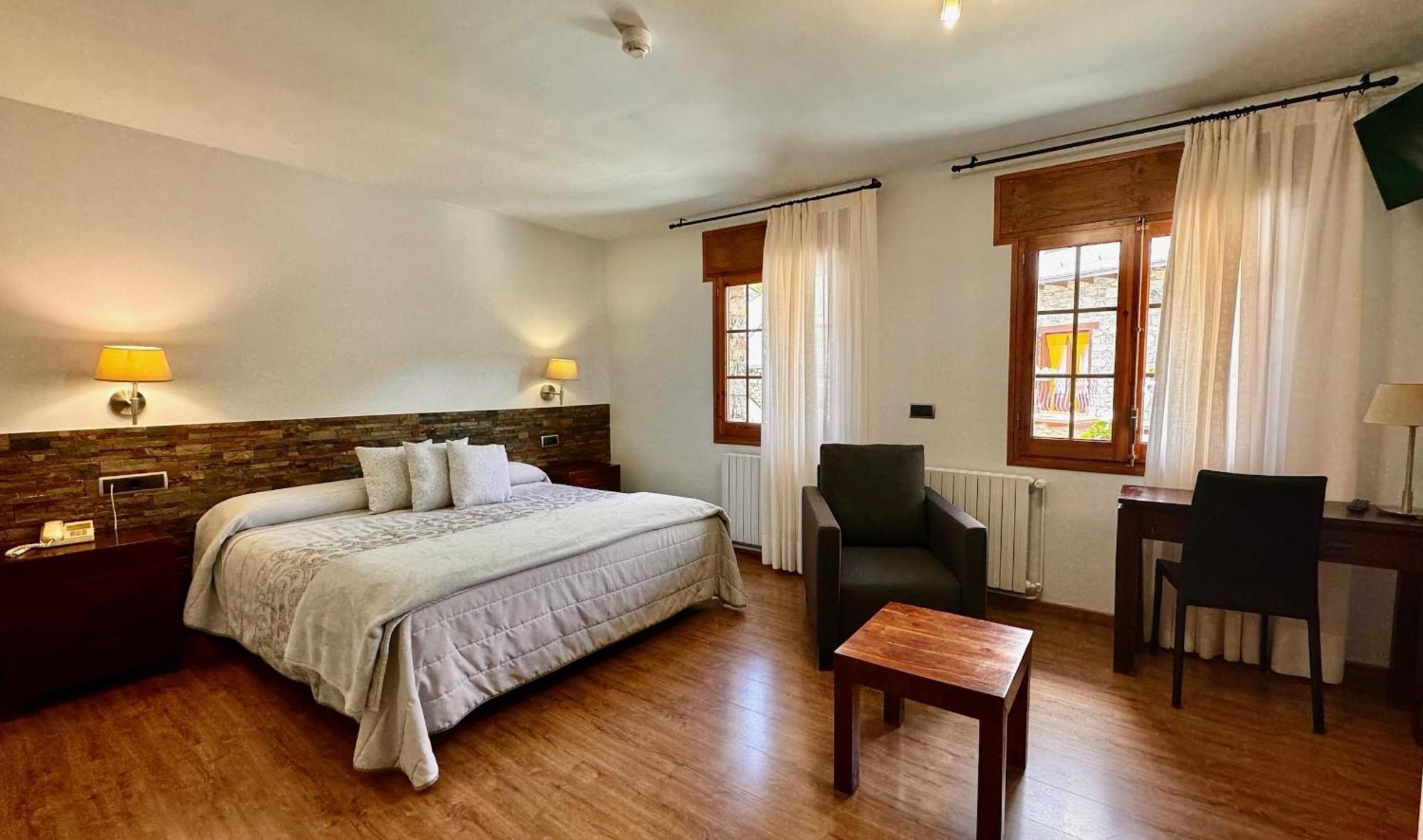 Hotel L'Auet Erillavall Ngoại thất bức ảnh